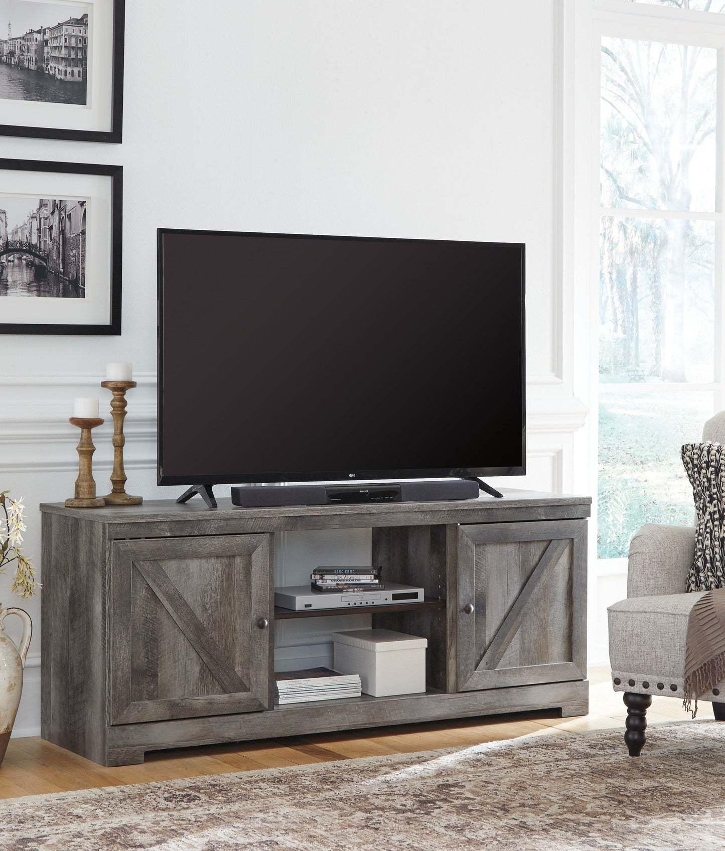 Wynnlow 63" Tv Stand