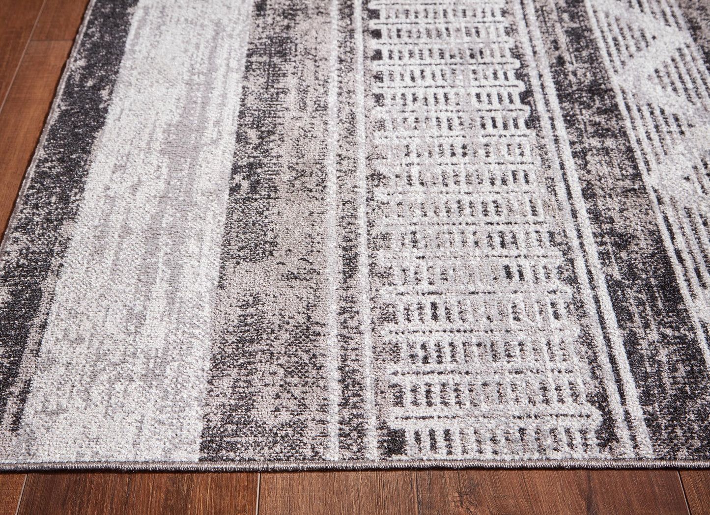Henchester 5' X 7' Rug