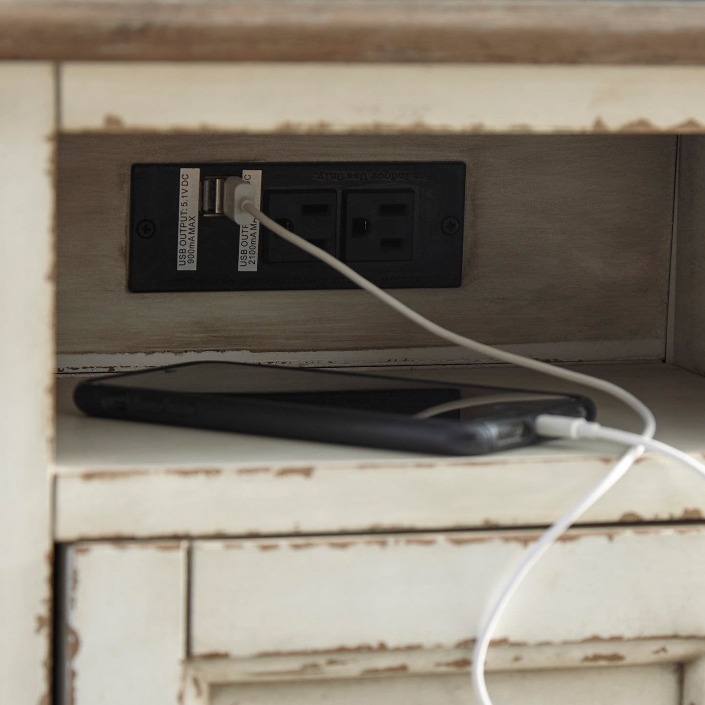 Realyn Chairside End Table With Cubby