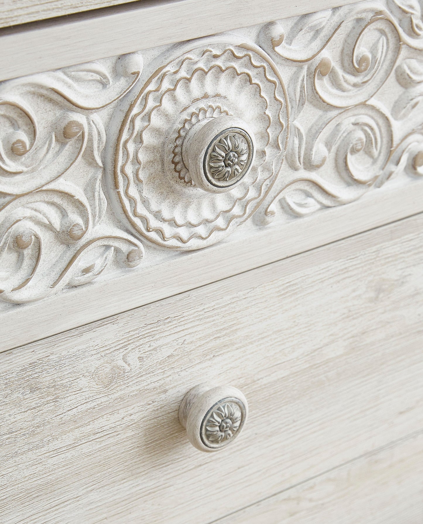DRESSER