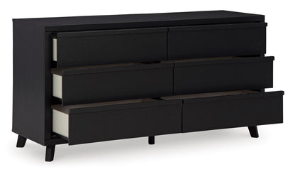 Danziar Dresser