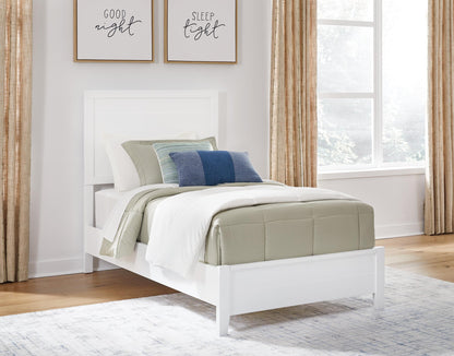 Binterglen Panel Bed