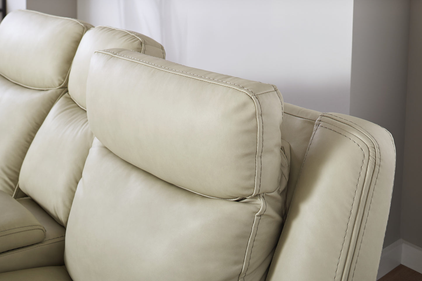 Davidson Power Leather Console Loveseat