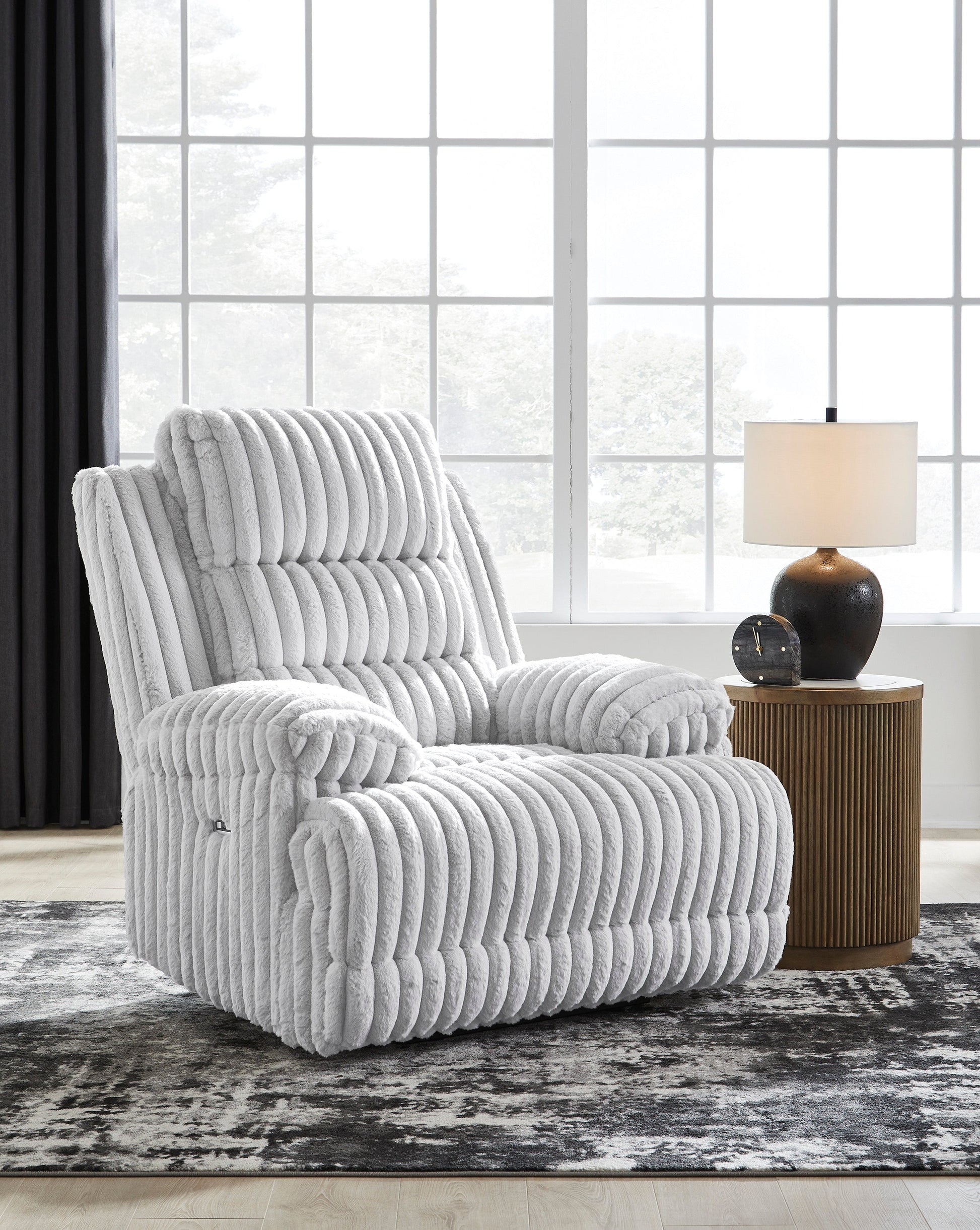 Technique Zero Wall Power Recliner