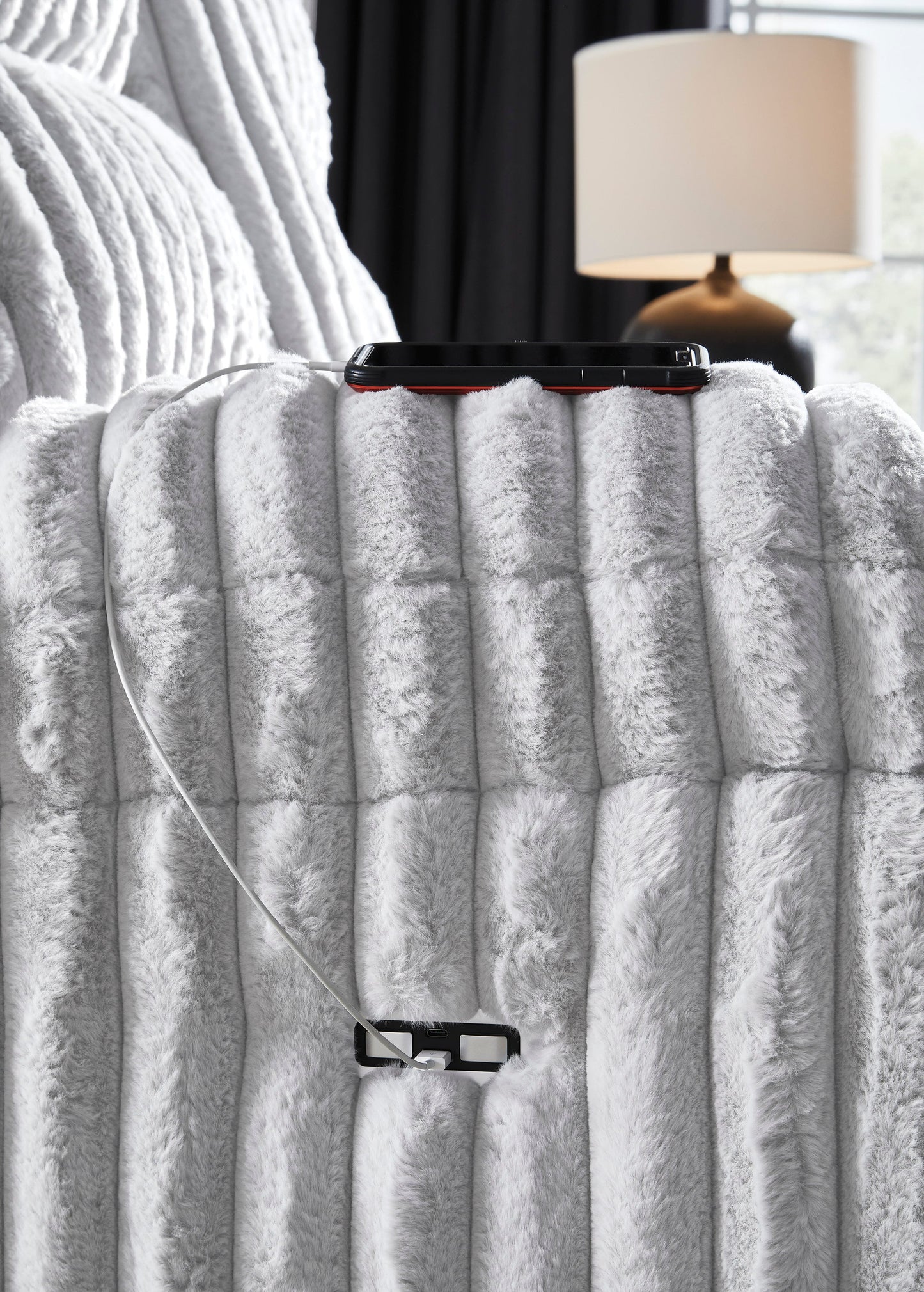 Technique Zero Wall Power Recliner