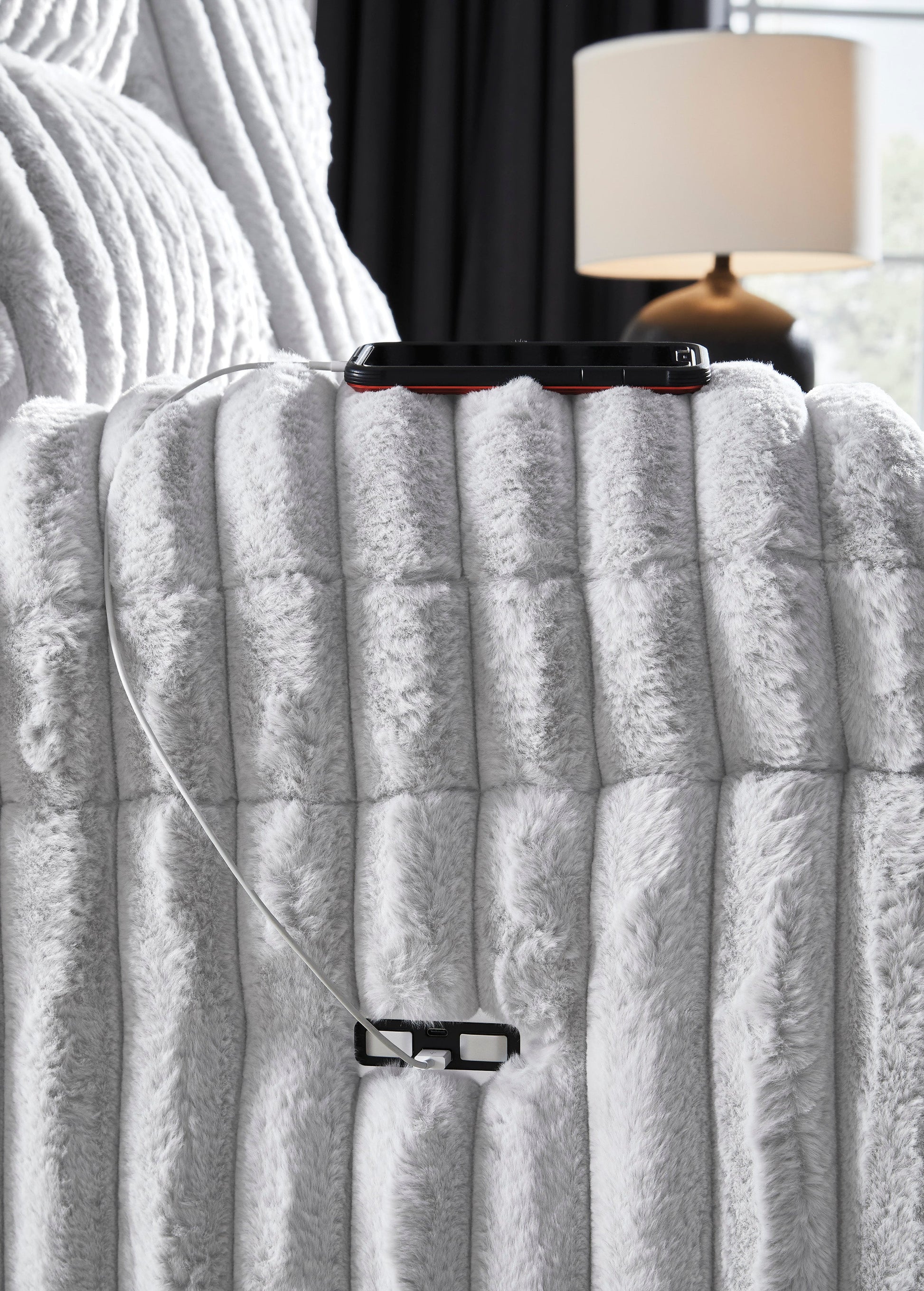 Technique Zero Wall Power Recliner