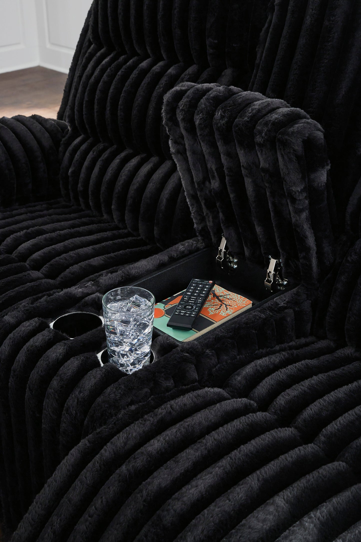 Technique Double Reclining Power Loveseat with Console
