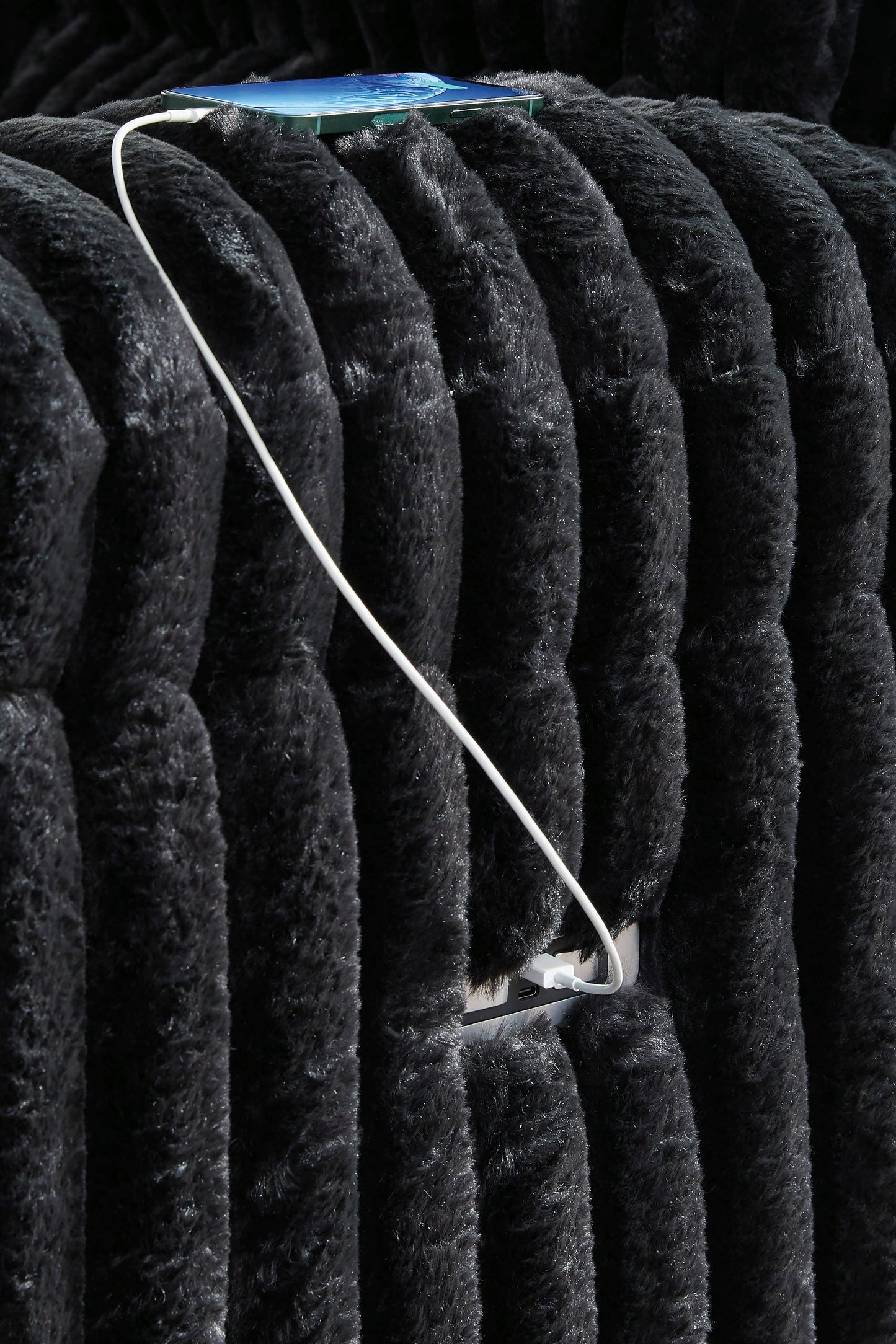 Technique Double Reclining Power Loveseat with Console