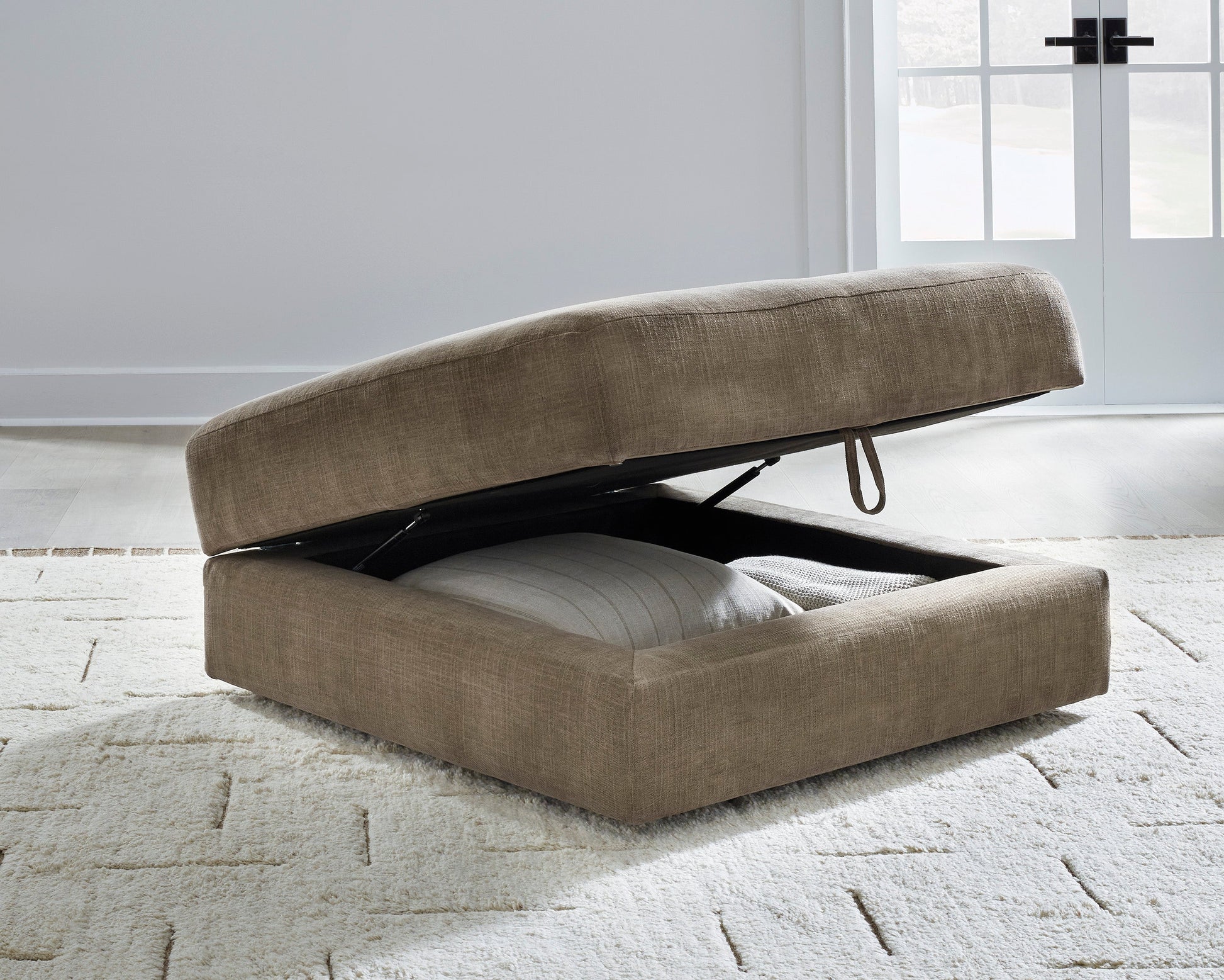 Camellia-Court Ottoman With Storage