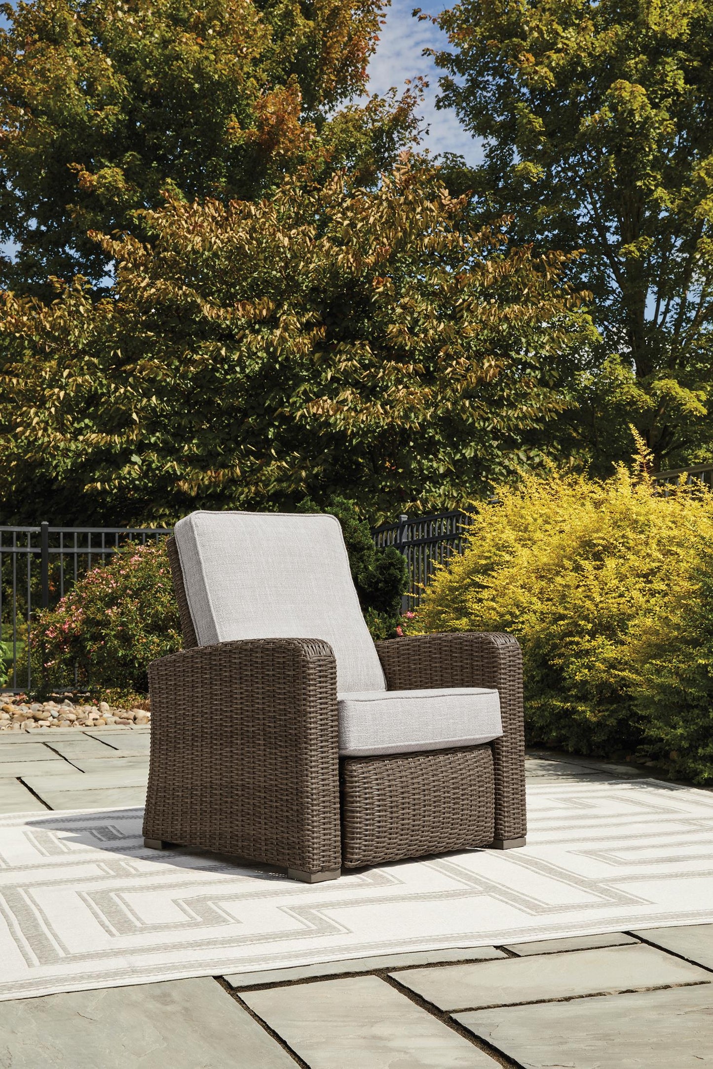 Beachcroft Outdoor Recliner