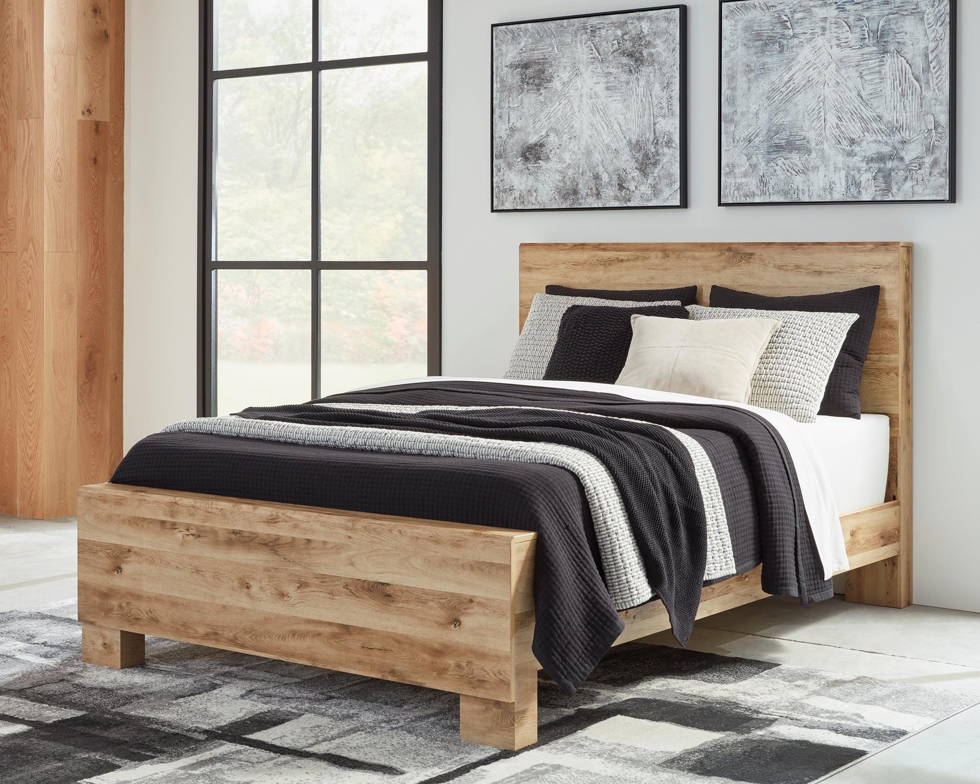 Hyanna Panel Bed