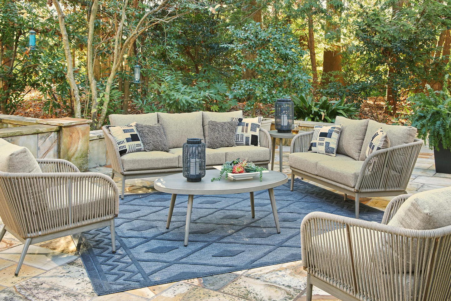 Swiss Valley Outdoor Loveseat with Cushion