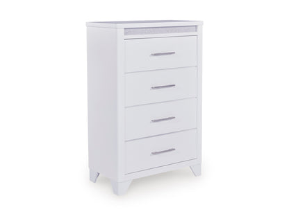 White 4-drawer chest with horizontal drawer fronts and metal bar pulls