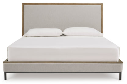 Tomtyn Upholstered Bed