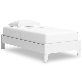 Hallityn Platform Bed