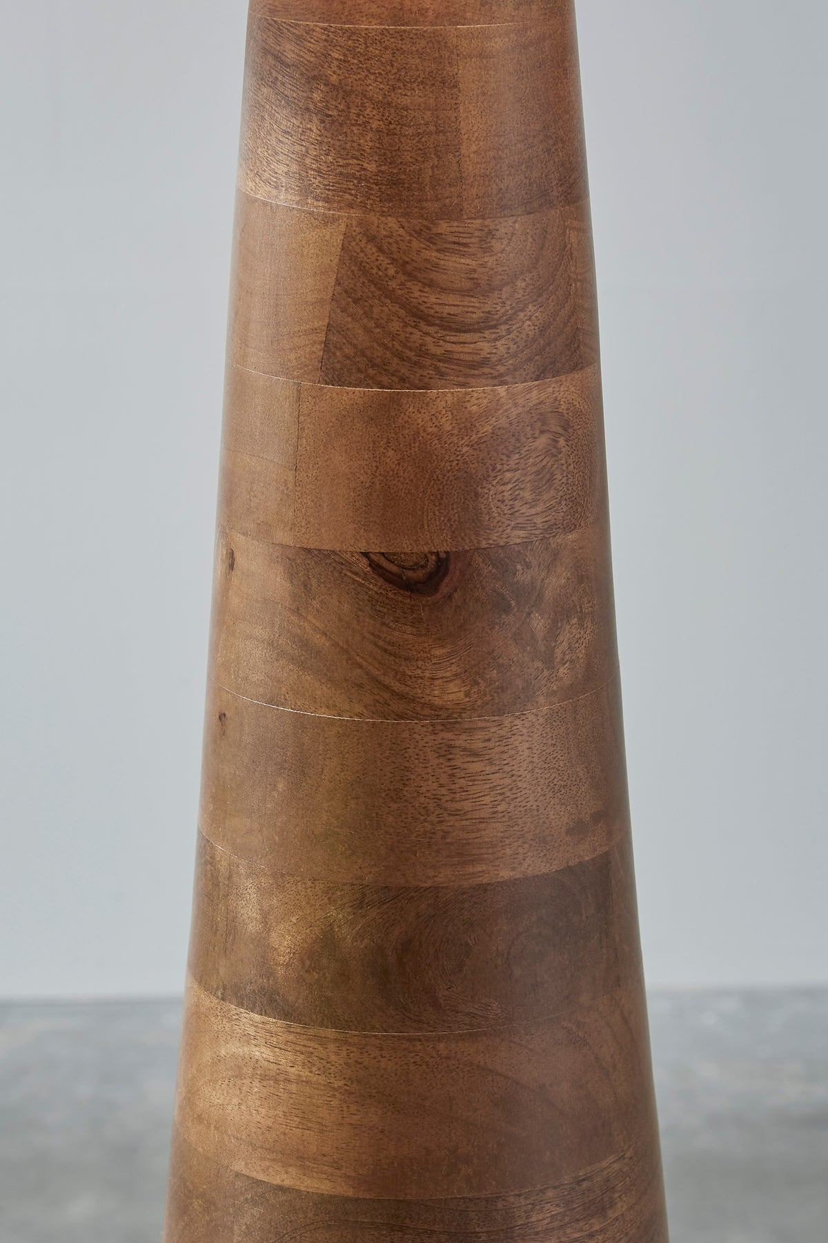 Danset table lamp base with carved wood grain and stacked ring details