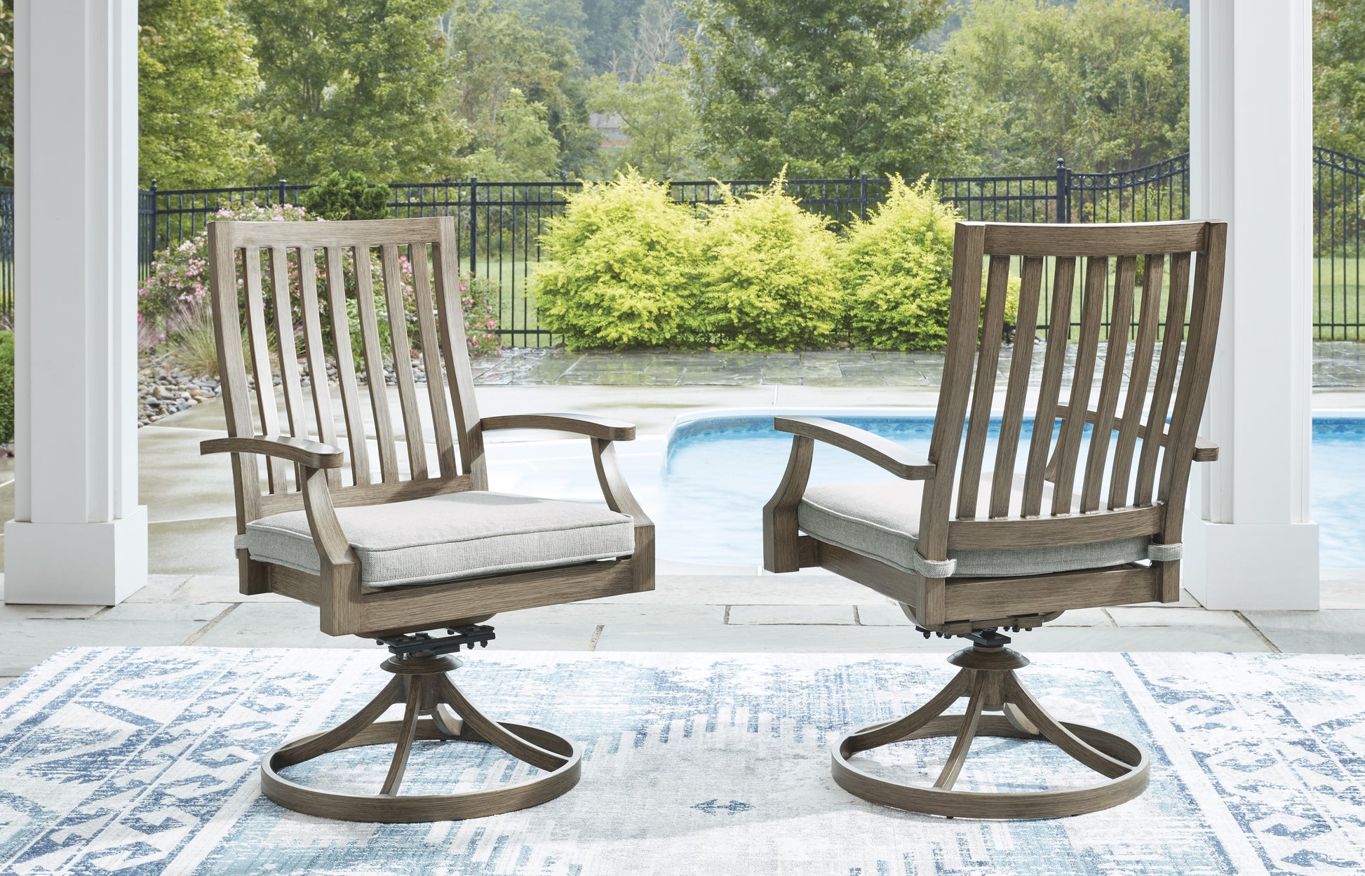 Rainier Ranch Outdoor Swivel Chair (Set of 2)