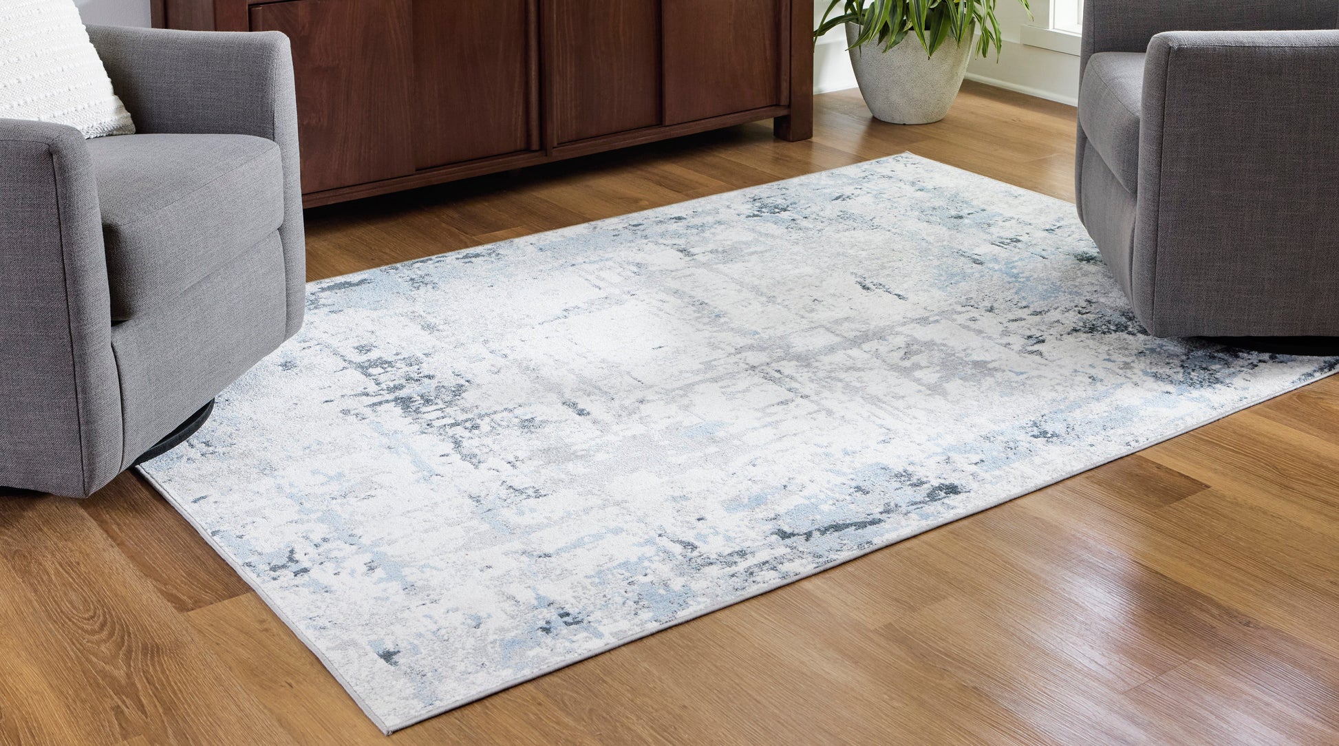 Emertonly Rug