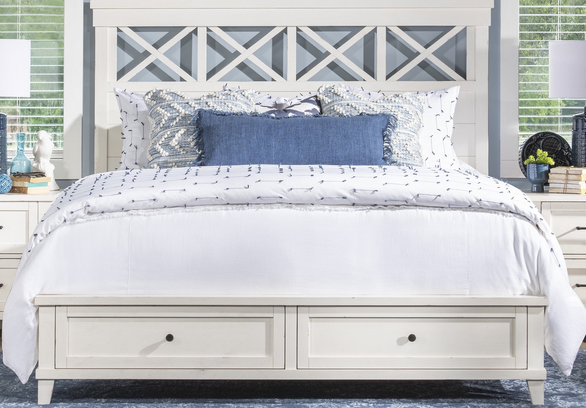 Trisha Yearwood XXX's & OOO's Storage Bed