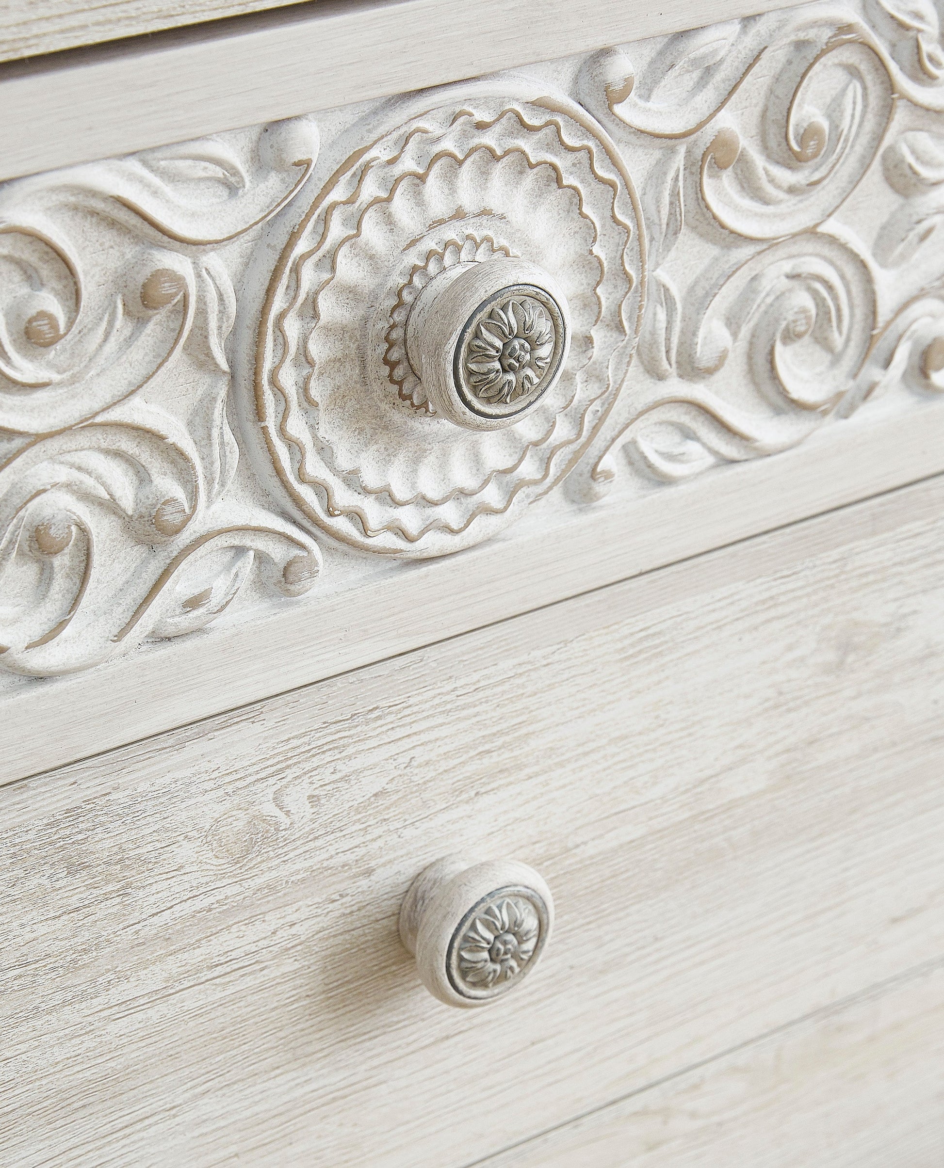 DRESSER