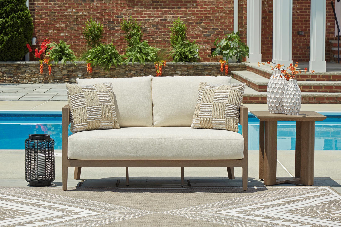 Serene Bay Outdoor Loveseat