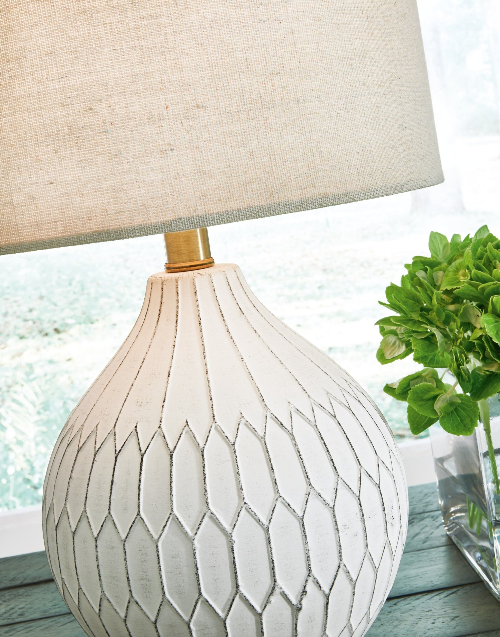 CERAMIC TABLE LAMP (1/CN)