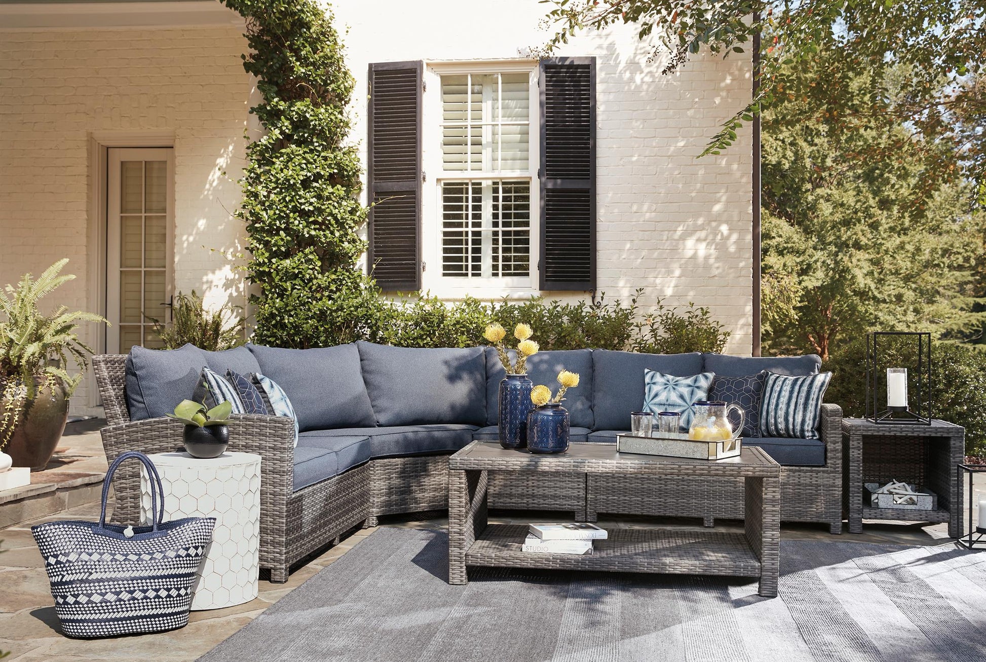 Salem Beach 5-Piece Outdoor Seating Set