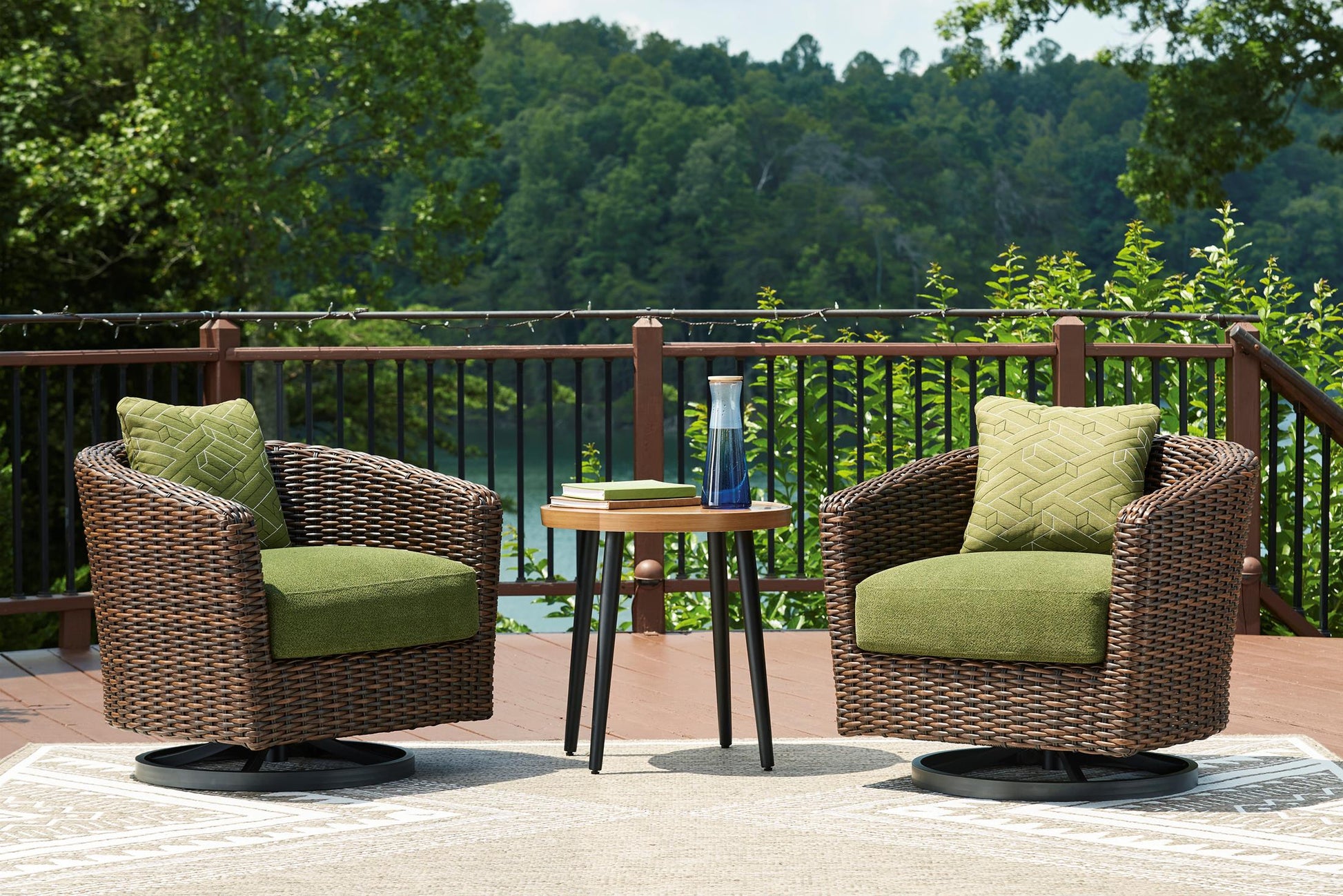 Horizon Hall Outdoor Swivel Lounge Chair