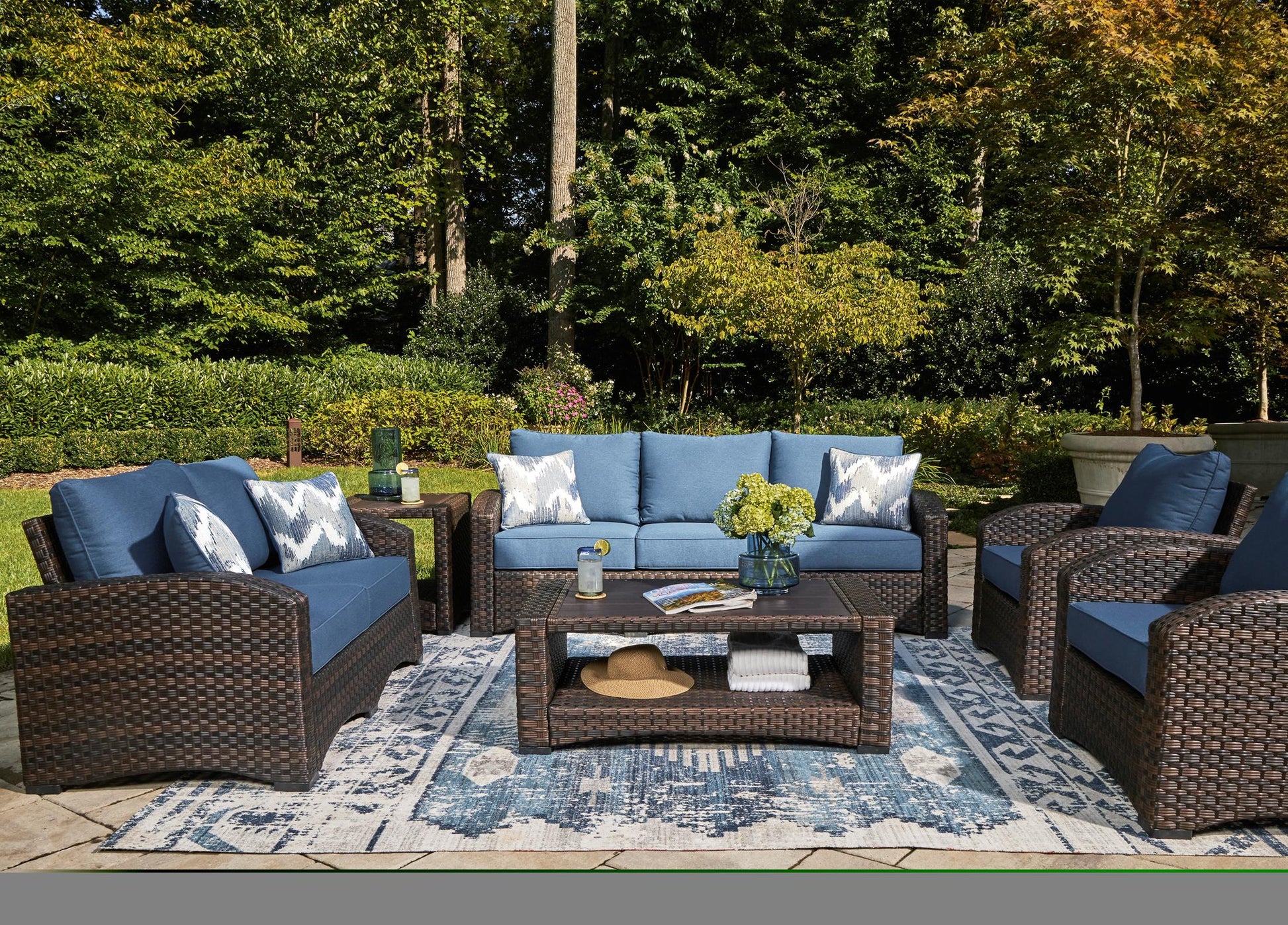 Windglow Outdoor Loveseat with Cushion