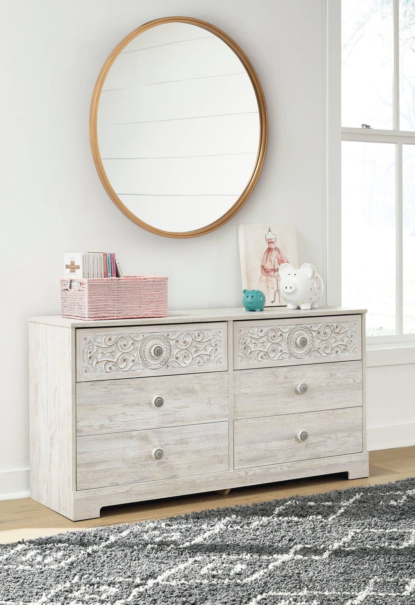 DRESSER