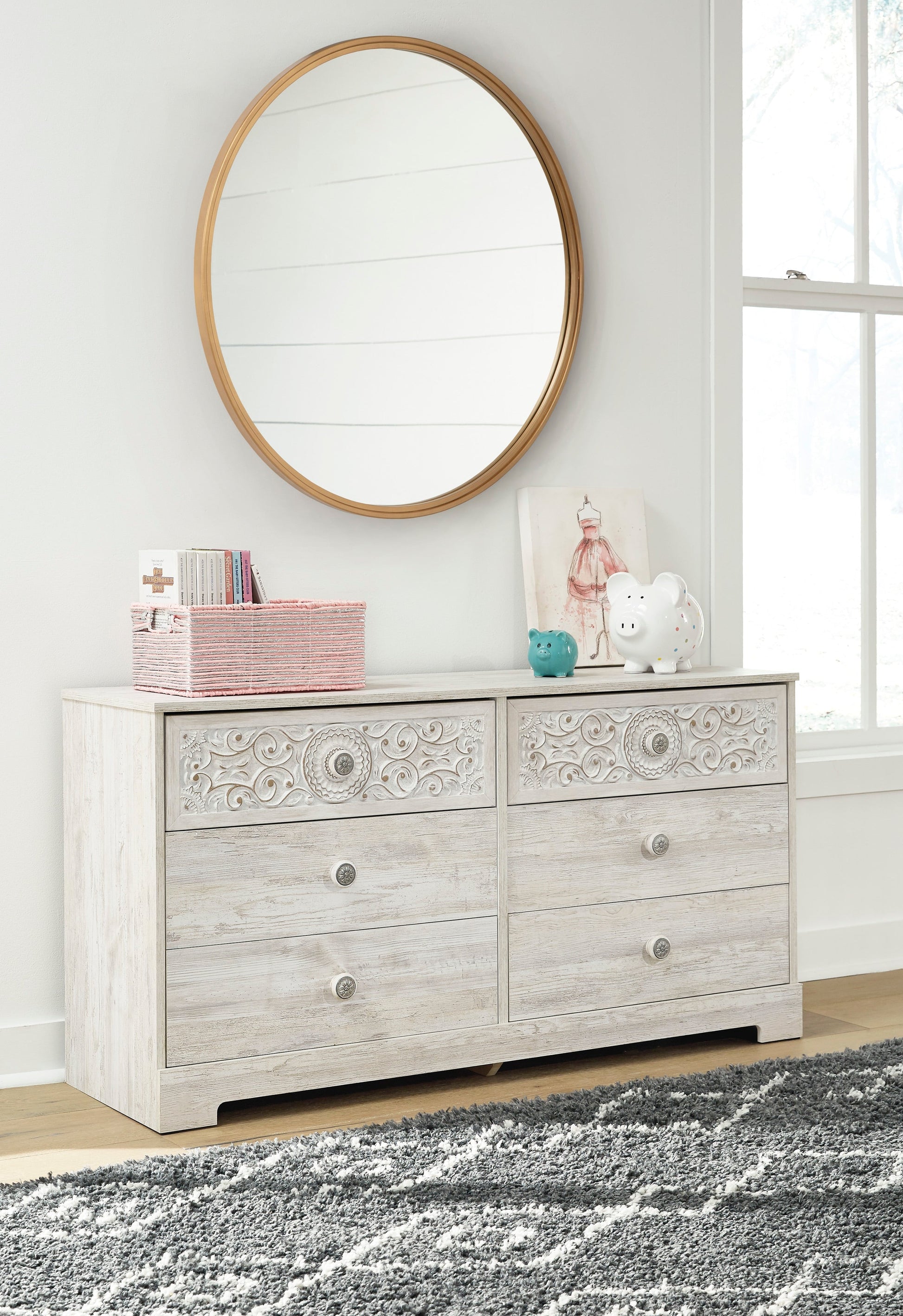 DRESSER